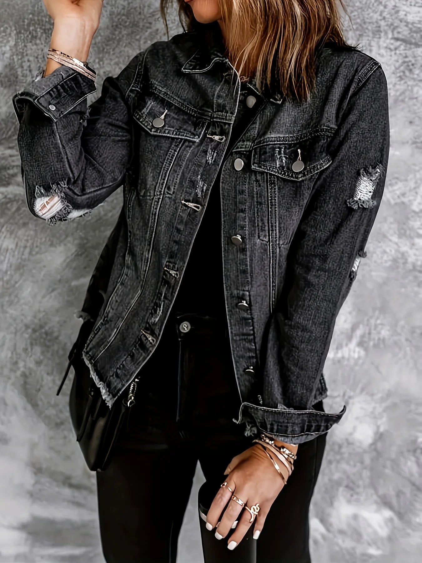 Chaqueta Rasgada y Desgastada