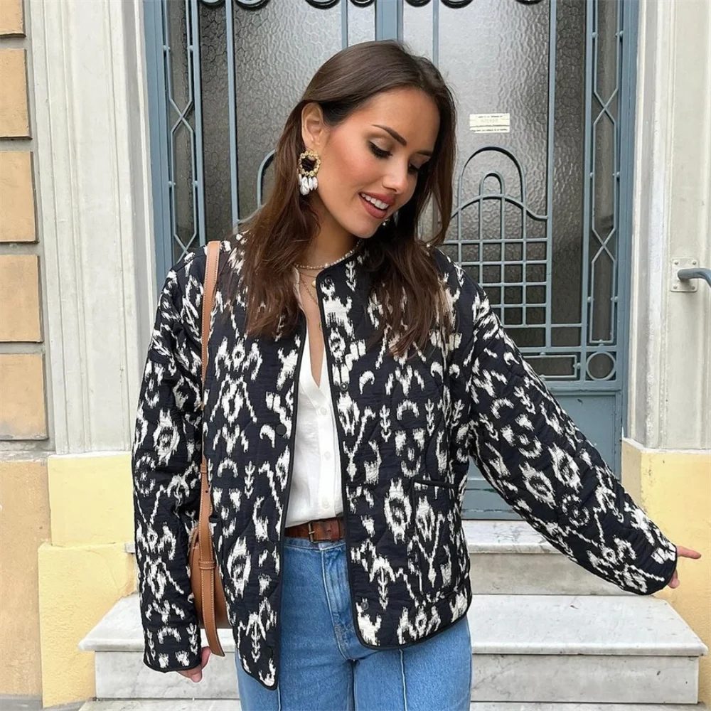 Chaqueta Acolchada Corta y Versátil