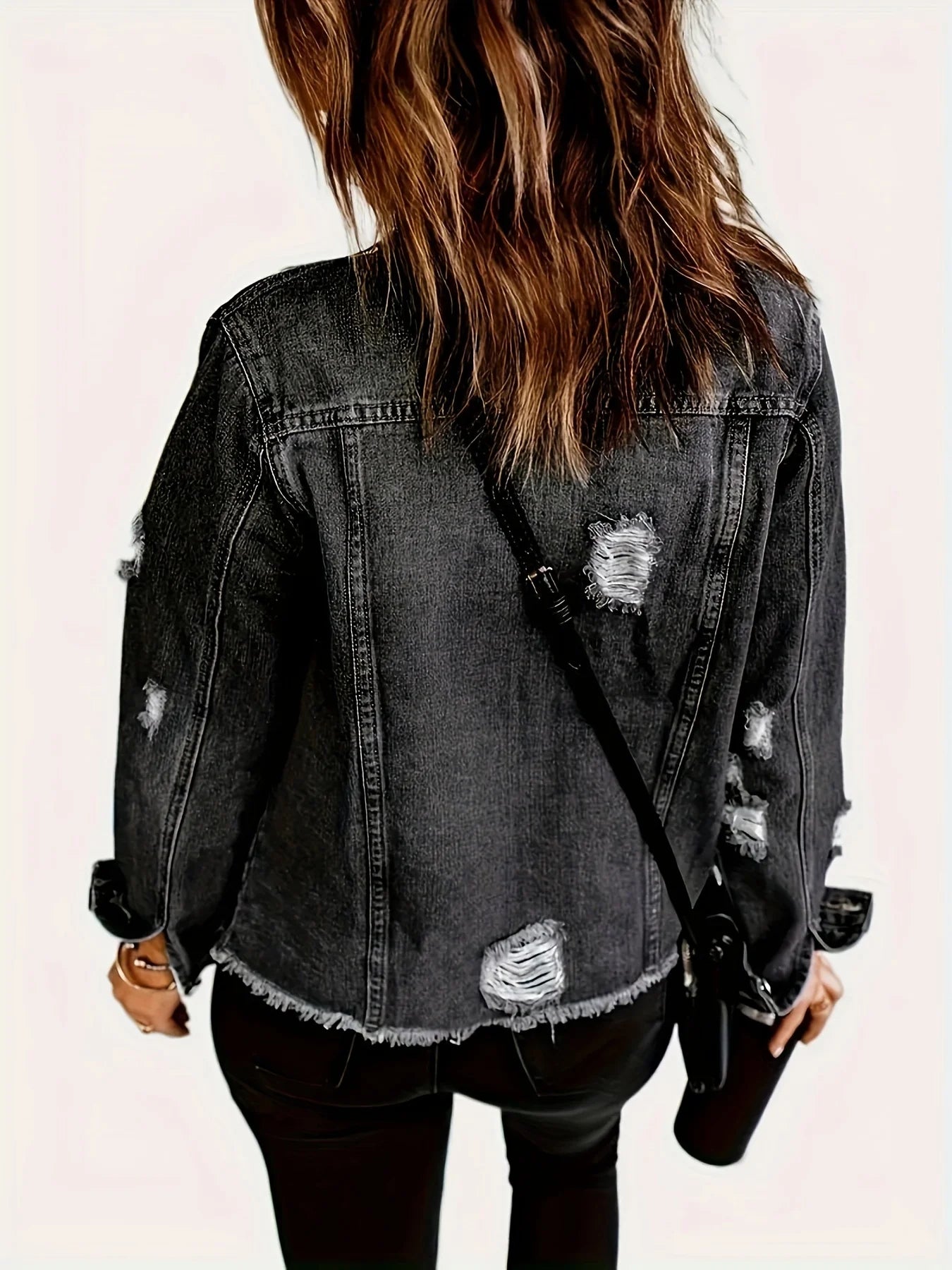 Chaqueta Rasgada y Desgastada