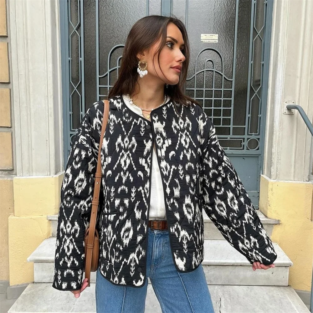 Chaqueta Acolchada Corta y Versátil